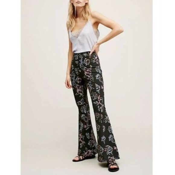 Free People Women's Black Flare Pants Floral Born To Be Wild Size 8 (CJ-1) - Picture 1 of 15